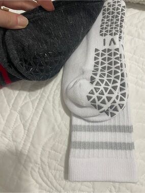 Non-Slip Crew Socks with Grip - White & Charcoal